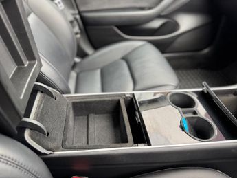 Tesla Model 3 Standard Range Plus Auto RWD 4dr