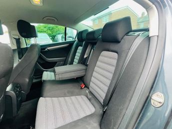 Volkswagen Passat 2.0 TDI BlueMotion Tech Sport DSG Euro 5 (s/s) 4dr