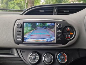 Toyota Yaris 1.5 VVT-i Icon CVT Euro 6 5dr