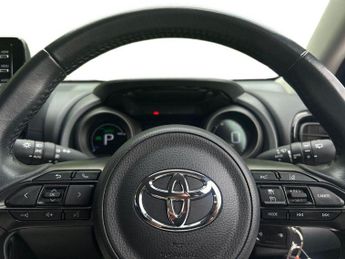 Toyota Yaris 1.5 VVT-h Design E-CVT Euro 6 (s/s) 5dr