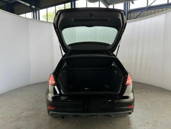 Mercedes-Benz A Class 1.3 A180 AMG Line 7G-DCT Euro 6 (s/s) 5dr