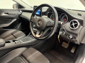 Mercedes-Benz GLA 1.6 GLA180 Urban Edition 7G-DCT Euro 6 (s/s) 5dr