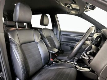 Mitsubishi Outlander 2.0 MIVEC Black CVT 4WD Euro 6 (s/s) 5dr