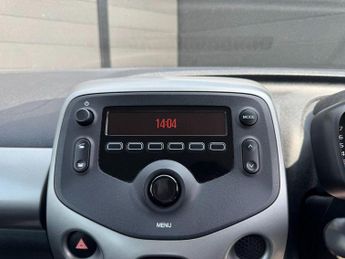 Toyota AYGO 1.0 VVT-i x-play x-shift Euro 6 5dr