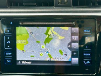 Toyota Auris 1.8 VVT-h Business Edition Touring Sports CVT Euro 6 (s/s) 5dr (