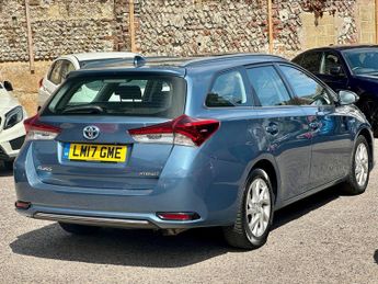 Toyota Auris 1.8 VVT-h Business Edition Touring Sports CVT Euro 6 (s/s) 5dr (