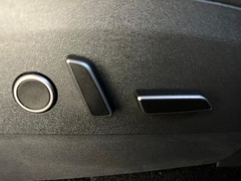 Tesla Model Y (Dual Motor) Long Range Auto 4WDE 5dr