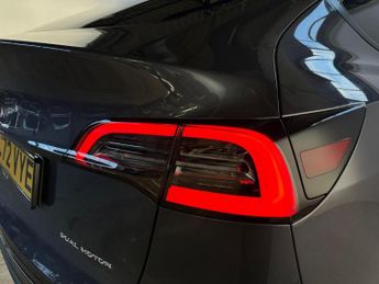 Tesla Model Y (Dual Motor) Long Range Auto 4WDE 5dr