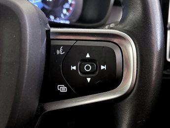Volvo XC40 1.5 T3 Momentum Euro 6 (s/s) 5dr