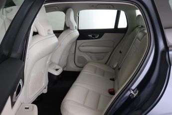 Volvo V60 2.0 B4 MHEV Momentum Auto Euro 6 (s/s) 5dr