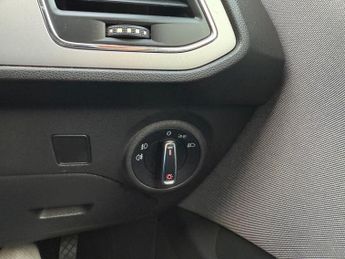 SEAT Leon 1.6 TDI SE Dynamic Technology ST DSG Euro 6 (s/s) 5dr