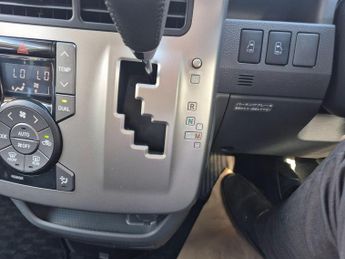 Toyota Voxy 8 Seats Fresh Import 5dr
