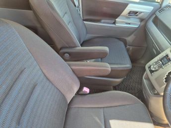 Toyota Voxy 8 Seats Fresh Import 5dr