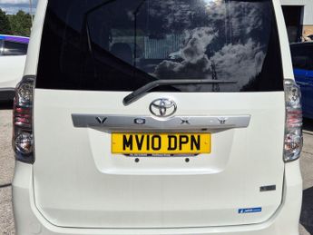 Toyota Voxy 8 Seats Fresh Import 5dr