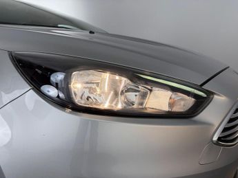 Ford Focus 1.0T EcoBoost Titanium Auto Euro 6 (s/s) 5dr