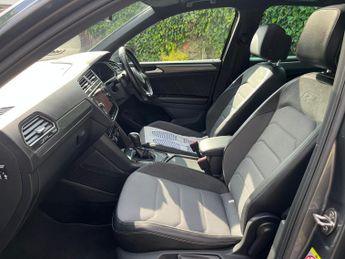 Volkswagen Tiguan 2.0 TDI R-Line Tech DSG Euro 6 (s/s) 5dr