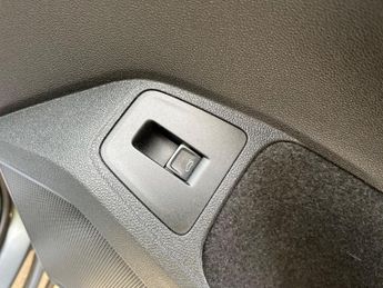 Volkswagen Tiguan 2.0 TDI R-Line Tech DSG Euro 6 (s/s) 5dr