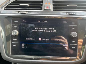 Volkswagen Tiguan 2.0 TDI R-Line Tech DSG Euro 6 (s/s) 5dr