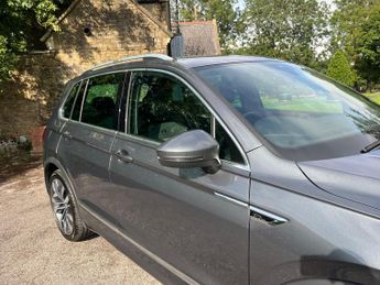 Volkswagen Tiguan 2.0 TDI R-Line Tech DSG Euro 6 (s/s) 5dr