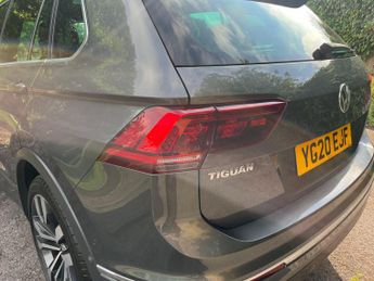 Volkswagen Tiguan 2.0 TDI R-Line Tech DSG Euro 6 (s/s) 5dr