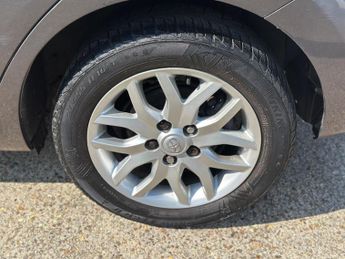 Toyota Auris 1.4 VVT-i T3 5dr