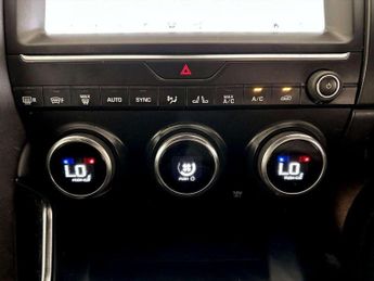 Jaguar E-PACE 2.0 D180 R-Dynamic SE AWD Euro 6 (s/s) 5dr