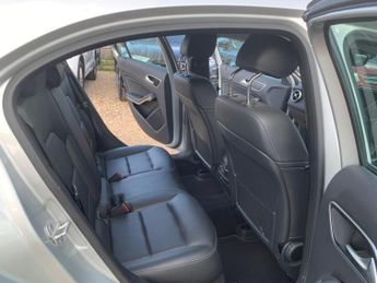 Mercedes-Benz A Class 1.5 A180d Sport (Premium) 7G-DCT Euro 6 (s/s) 5dr