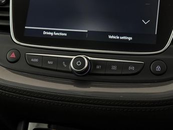 Vauxhall Grandland X 1.2 Turbo Elite Nav Auto Euro 6 (s/s) 5dr