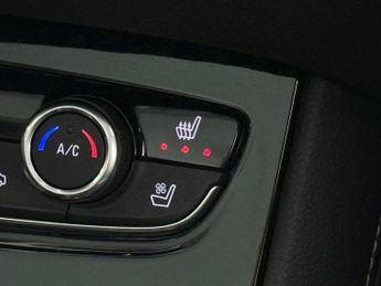 Vauxhall Grandland X 1.2 Turbo Elite Nav Auto Euro 6 (s/s) 5dr