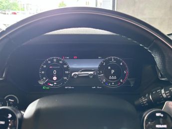 Land Rover Range Rover Velar 3.0 D300 R-Dynamic SE Auto 4WD Euro 6 (s/s) 5dr