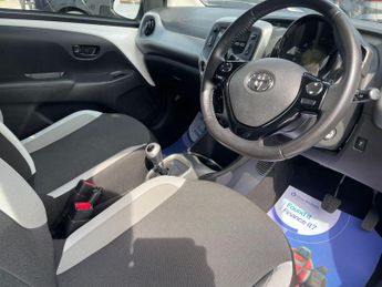 Toyota AYGO 1.0 VVT-i x-play x-shift Euro 5 5dr Euro 5
