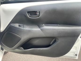 Toyota AYGO 1.0 VVT-i x-play x-shift Euro 5 5dr Euro 5