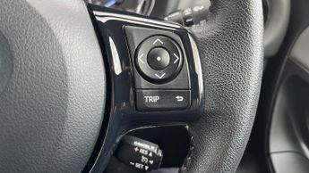 Toyota Yaris 1.5 VVT-h Icon Tech E-CVT Euro 6 (s/s) 5dr
