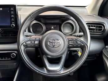 Toyota Yaris 1.5 VVT-h Design E-CVT Euro 6 (s/s) 5dr