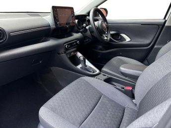 Toyota Yaris 1.5 VVT-h Design E-CVT Euro 6 (s/s) 5dr