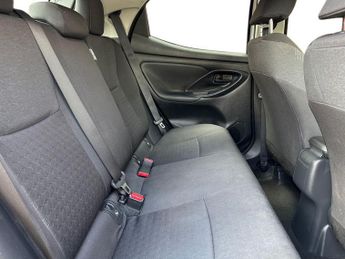 Toyota Yaris 1.5 VVT-h Design E-CVT Euro 6 (s/s) 5dr