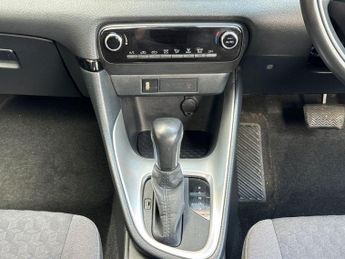 Toyota Yaris 1.5 VVT-h Design E-CVT Euro 6 (s/s) 5dr