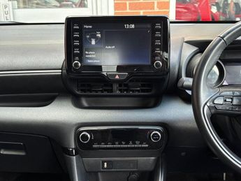 Toyota Yaris 1.5 VVT-h Design E-CVT Euro 6 (s/s) 5dr