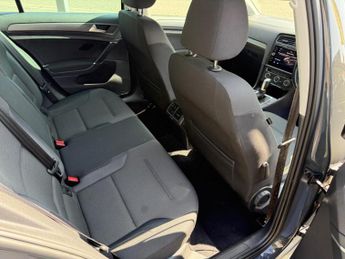 Volkswagen Golf 1.6 TDI SE Nav DSG Euro 6 (s/s) 5dr