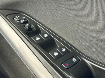 Vauxhall Grandland X 1.5 Turbo D BlueInjection SE Auto Euro 6 (s/s) 5dr