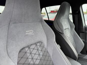 Volkswagen Golf 2.0 TDI R-Line DSG Euro 6 (s/s) 5dr