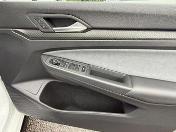 Volkswagen Golf 2.0 TDI R-Line DSG Euro 6 (s/s) 5dr