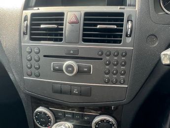 Mercedes-Benz C Class 2.1 C220 CDI BlueEfficiency Elegance Auto Euro 5 4dr