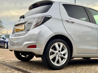 Toyota Yaris 1.5 VVT-h T Spirit CVT Euro 5 5dr