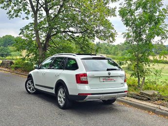 Skoda Octavia 2.0 TDI Scout DSG 4WD Euro 6 (s/s) 5dr