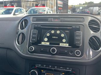Volkswagen Tiguan 2.0 TDI BlueMotion Tech Match DSG 4WD Euro 5 (s/s) 5dr