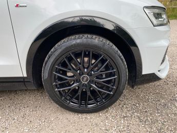 Audi Q3 2.0 TFSI Black Edition S Tronic quattro Euro 6 (s/s) 5dr