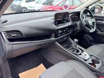 Nissan Qashqai 1.3 DIG-T MHEV N-Connecta Euro 6 (s/s) 5dr