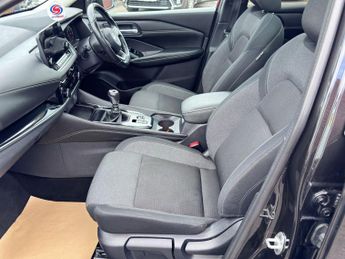 Nissan Qashqai 1.3 DIG-T MHEV N-Connecta Euro 6 (s/s) 5dr