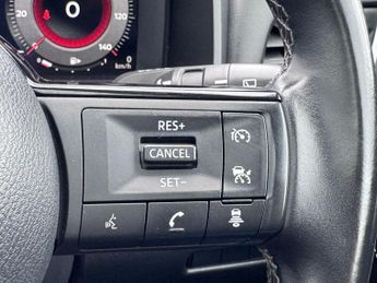 Nissan Qashqai 1.3 DIG-T MHEV N-Connecta Euro 6 (s/s) 5dr